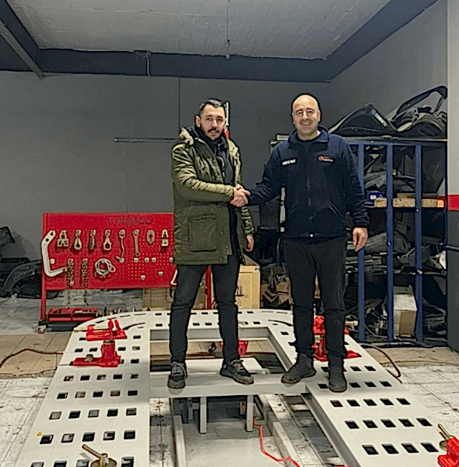 TORNADO CNC ŞASE ÇEKTİRME MAKİNESİ BURSA’DA KURULUM VE EĞİTİMİ TAMAMLANDI