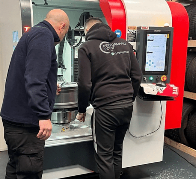 TORNADO CNC WRM26 JANT TORNA MAKİNESİ HOLLANDA KURULUM VE EĞİTİM’DEN GÖRÜNTÜLER