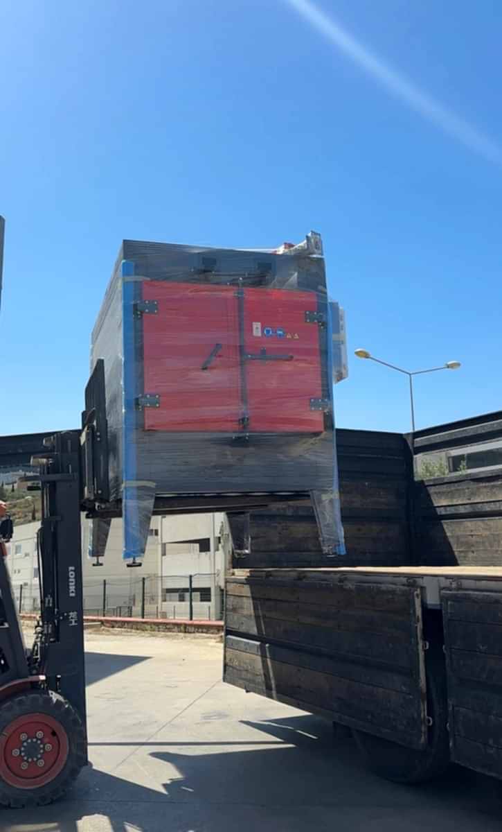 İZMİR ÖDEMİŞ’E WRM 26 CNC JANT TORNA MAKİNESİ VE TOZ BOYAMA SİSTEMİ SEVKİYATI